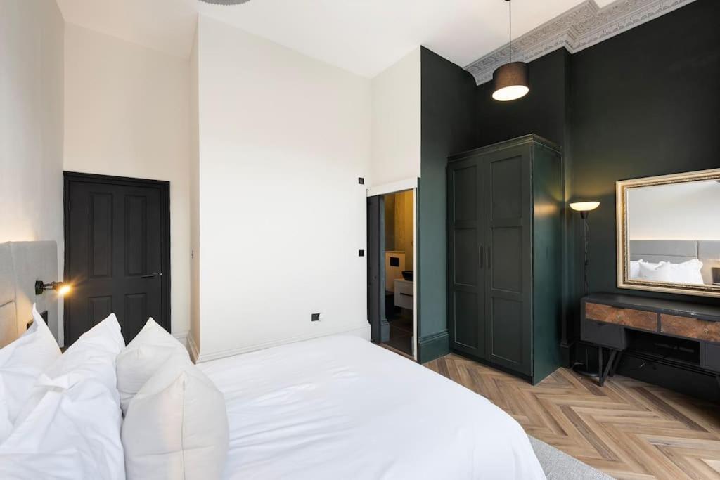 High End Free Parking Wifi Balcony Ensuite Челтенхам Экстерьер фото