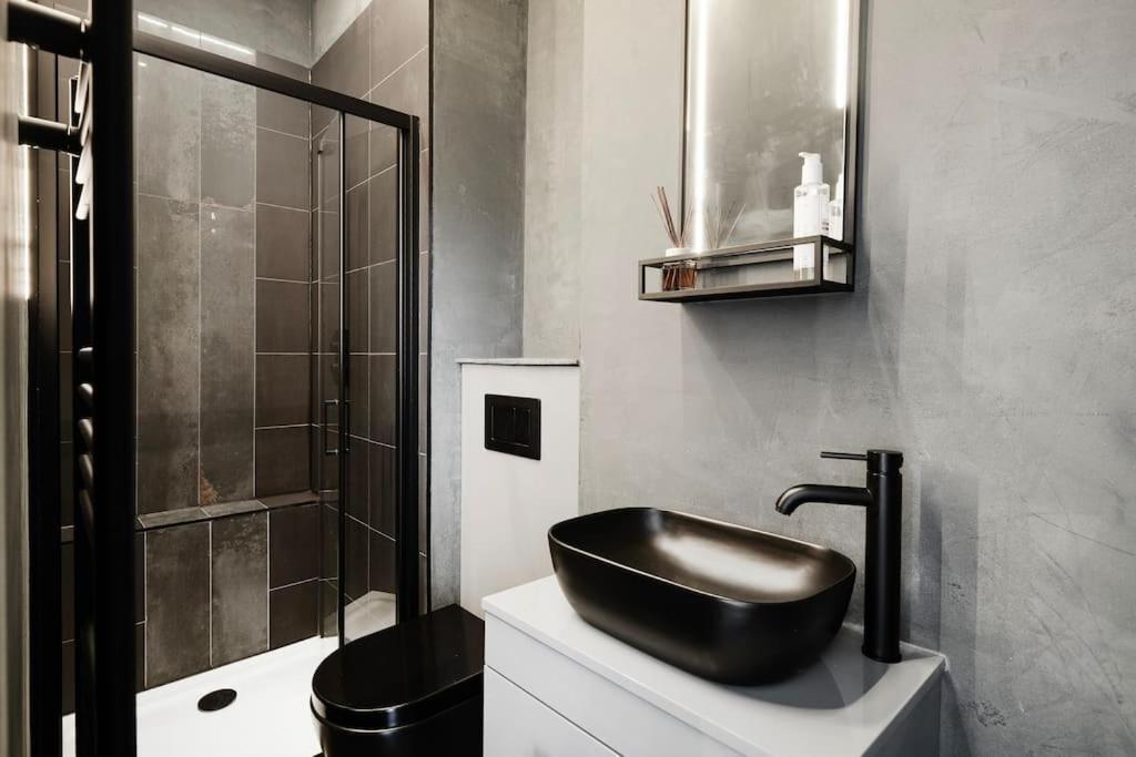 High End Free Parking Wifi Balcony Ensuite Челтенхам Экстерьер фото